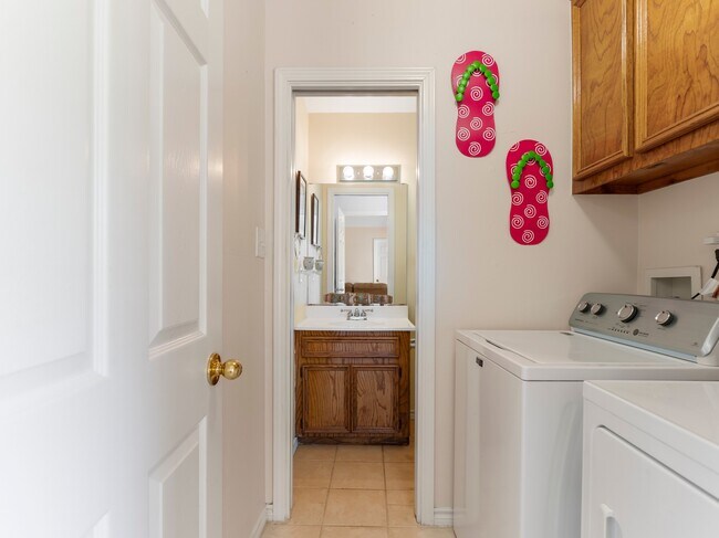 Building Photo - 779 Cr 257
