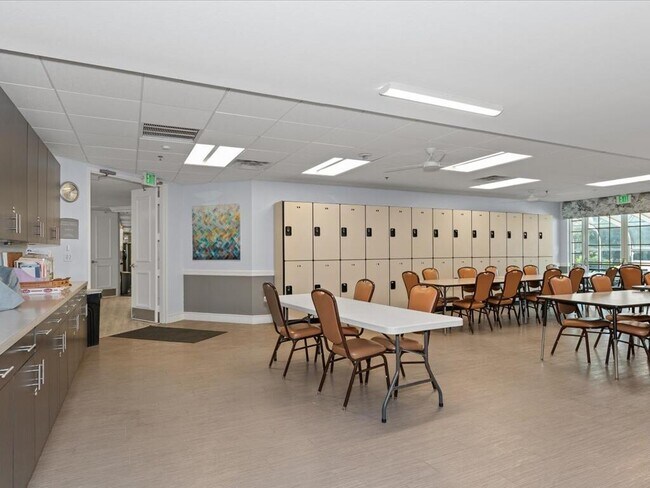 Building Photo - 5415 Verona Dr