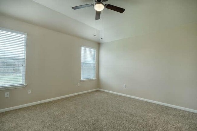 Building Photo - 232 Voss