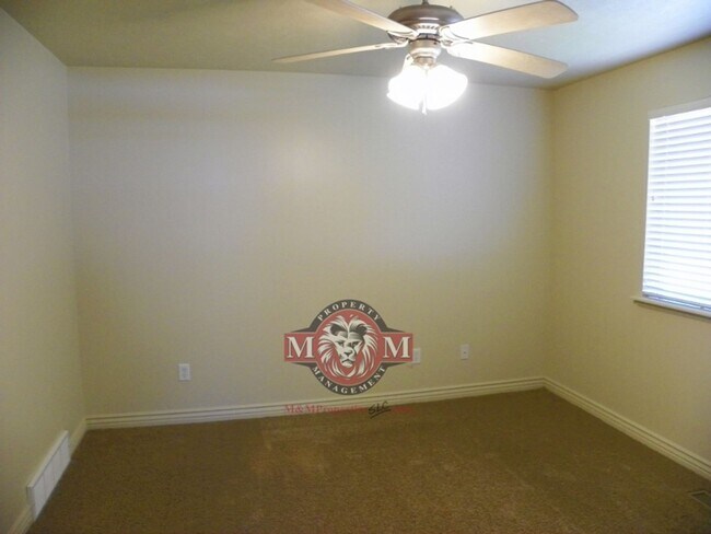 Building Photo - 3 Bed 2 Bath Home in a Quiet Herriman Neighborhood.