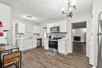 Building Photo - 4731 E Castlewood Dr