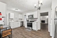 Building Photo - 4731 E Castlewood Dr