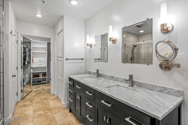 Building Photo - 7700 E Gainey Ranch Rd