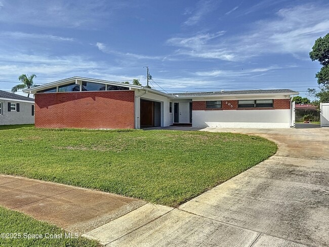 Primary Photo - 205 Bimini Dr