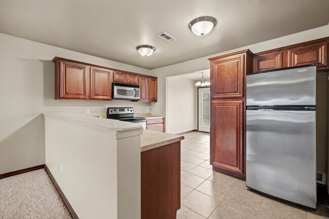 Building Photo - 1270 N Trinity Dr