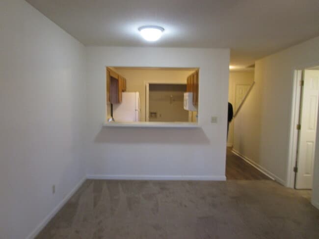 Building Photo - 645 Archdale Dr