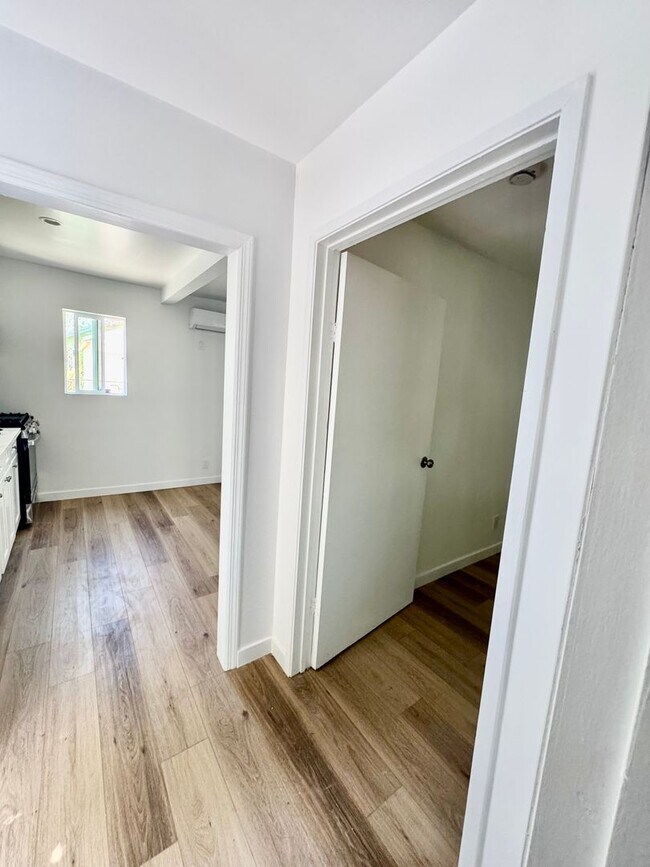 Building Photo - 2 Bedrooms /1 Bath ADU AVAILABLE NOW!