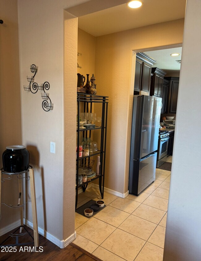 Building Photo - 40571 W Park Hill Dr