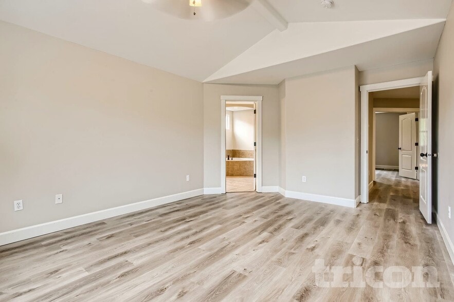 Building Photo - 11805 1st Pl SE