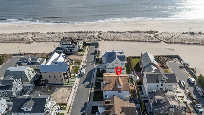 Building Photo - 112 S Rumson Ave
