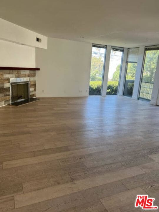 Building Photo - 20 28th Ave