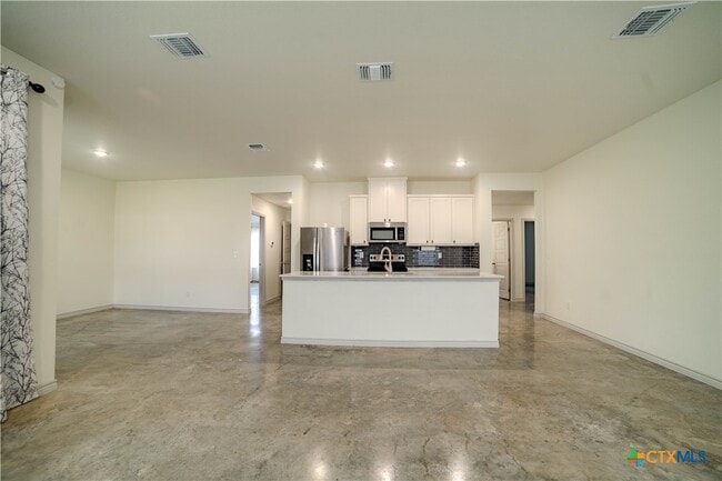 Building Photo - 770 Freedom Cir