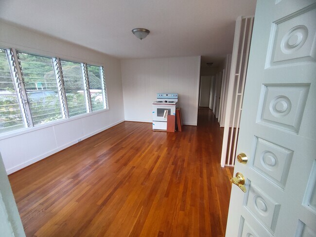 Building Photo - 2002 Mahaoo Pl