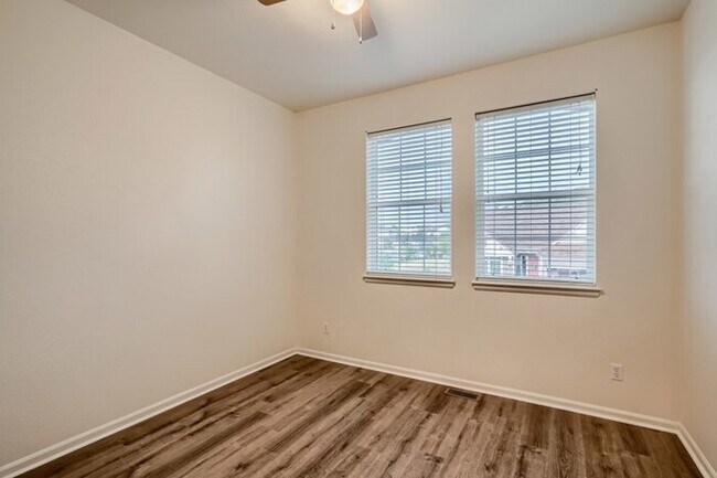 Building Photo - 1747 Candleglow Street