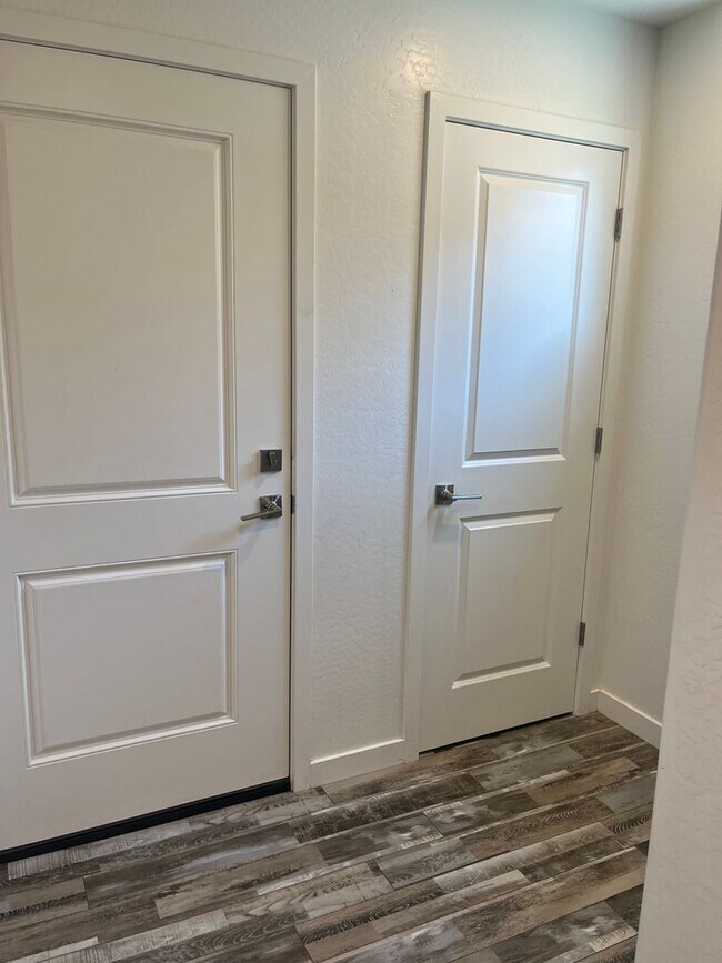 Building Photo - ***3 BEDROOM/2.5 BATHROOM IN PRESCOTT VALLEY***