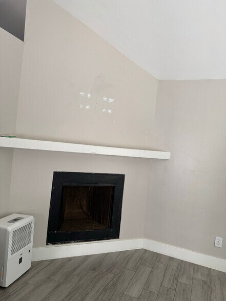 Building Photo - 2320 Peppermill Rd