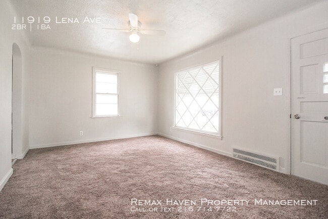 Building Photo - 11919 Lena Ave