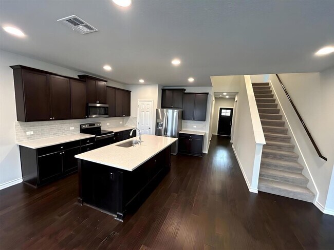 Building Photo - 729 Aliso Trail