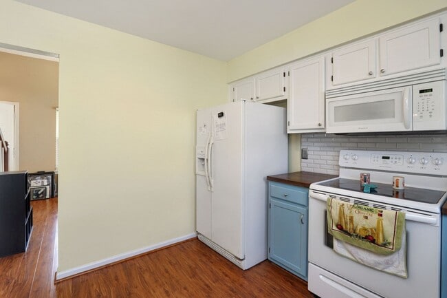 Building Photo - 803 Ward Ct