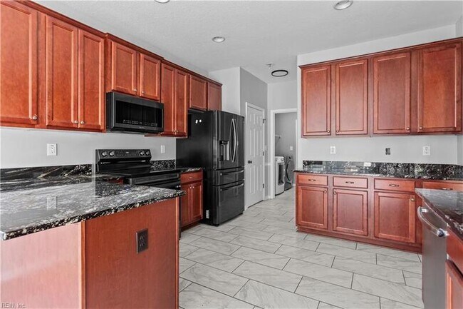 Building Photo - 2409 Apiary Ct