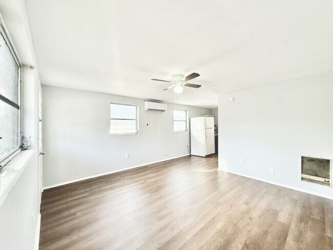 Building Photo - 2611 41st Ave N