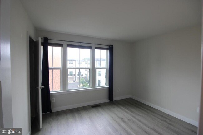 Building Photo - 6210 Monitor St