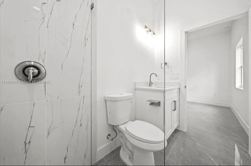 Primary Photo - 653 Stanley Ave