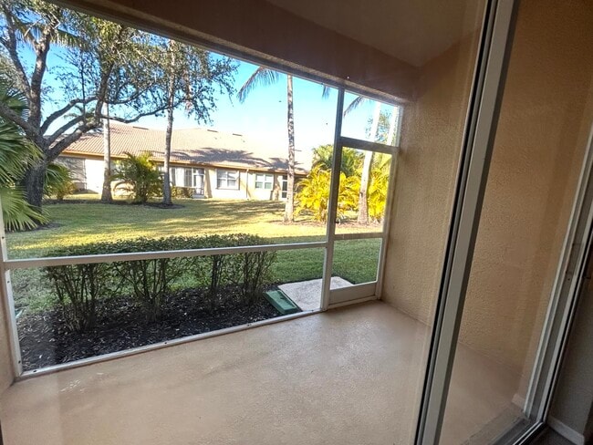 Building Photo - 7871 Lake Sawgrass Loop