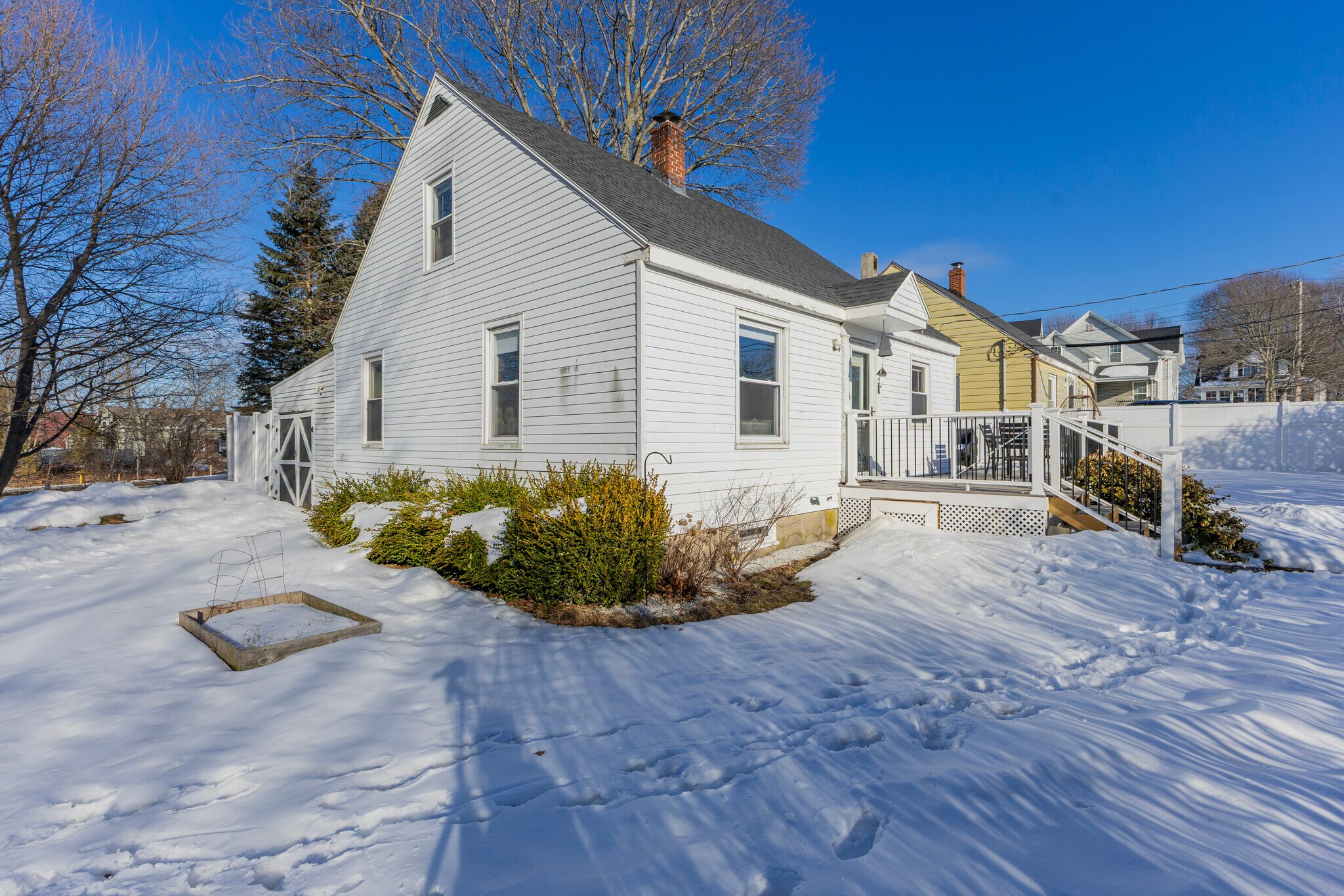 Building Photo - 2 Ridgeland Ave