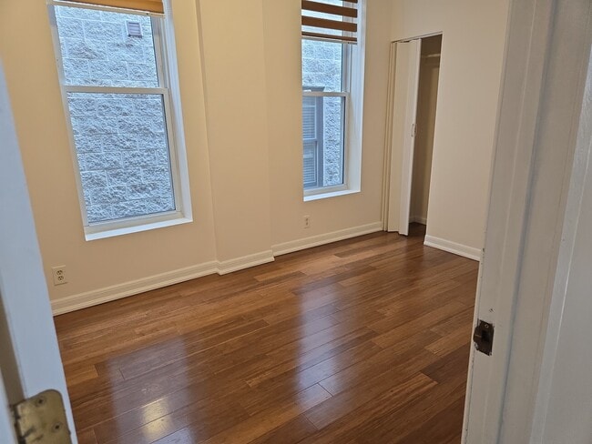 Building Photo - 2427 W Arthington St