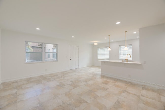 Building Photo - 372 Piedmont H