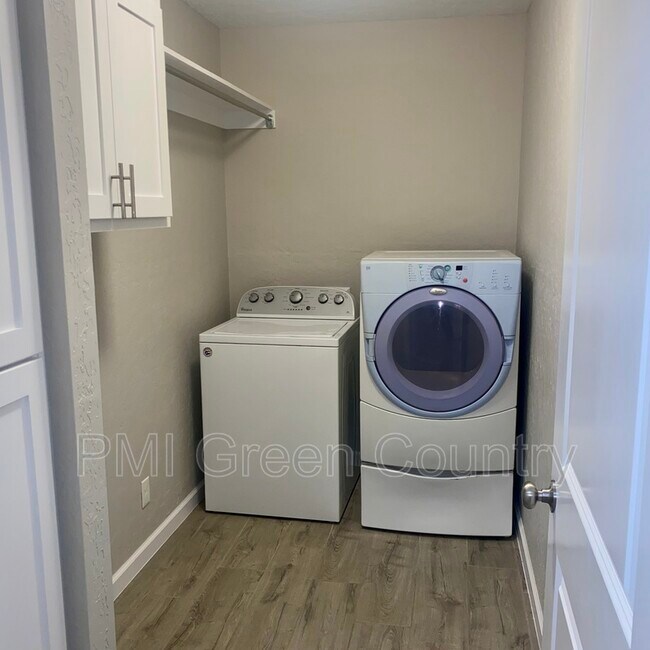 Building Photo - 21025 E 40th Pl S