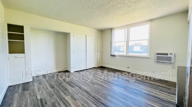Building Photo - 1209 George Washington Way
