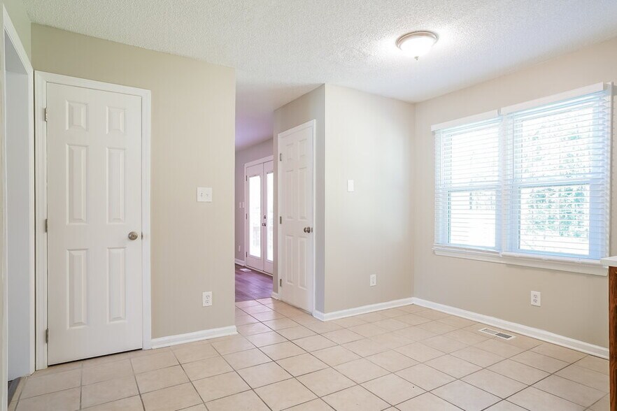 Building Photo - 4912 Matlock Ct