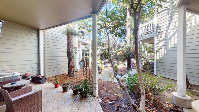 Building Photo - Beautiful 2-Bedroom/2-Bathroom Townhome