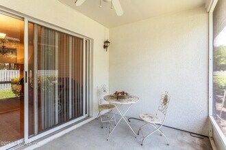 Building Photo - Kensington Lakes 1604