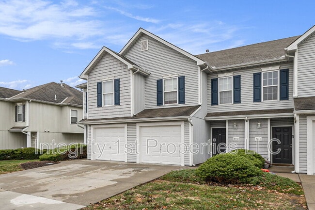 Building Photo - 5910 NW 90th Terrace