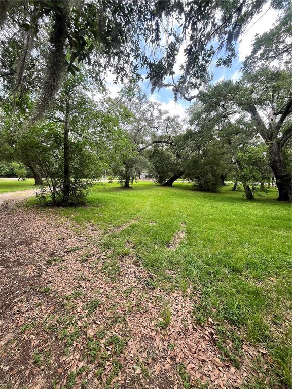 Building Photo - 2103 Bayou Dr
