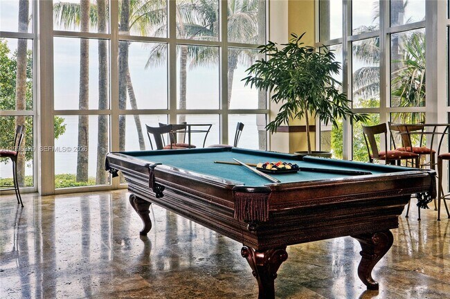 Building Photo - 1111 Brickell Bay Dr