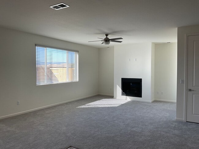 Building Photo - Toll Brothers 5 bedroom home in Stonebrook Spanish Springs