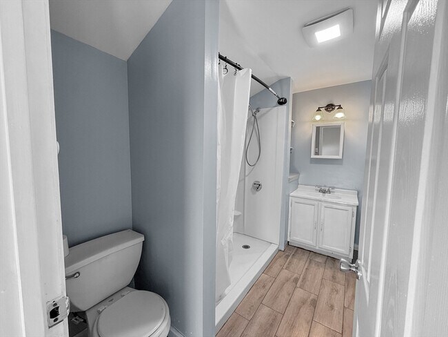 Building Photo - 2 North St