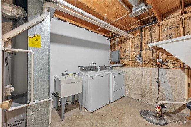 Building Photo - 485 N Airlite St