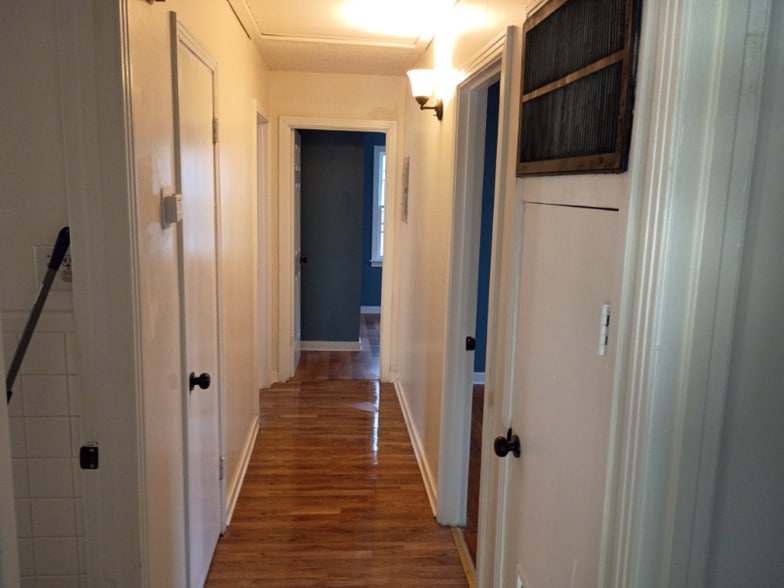 Building Photo - 574 Daniel Cir