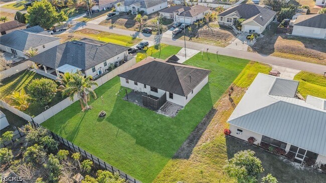 Building Photo - 918 Acroft Ave