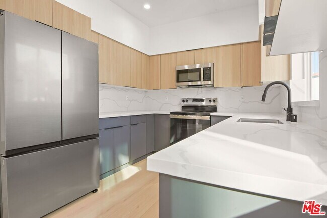 Building Photo - 1709 Burnside Ave