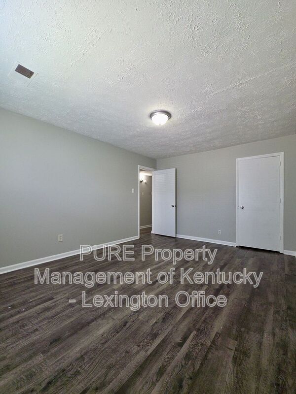 Building Photo - 301 Christy Allyn Ct
