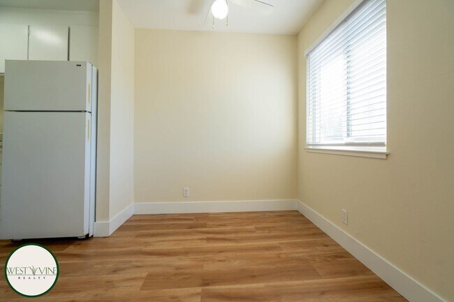 Building Photo - 3196 Pearl Ave