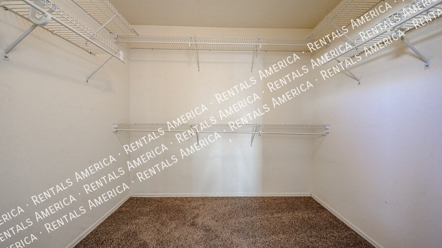 Building Photo - 1110 E Coppola St