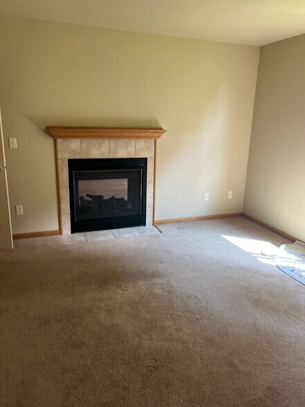 Master Bedroom - 220 Helen St