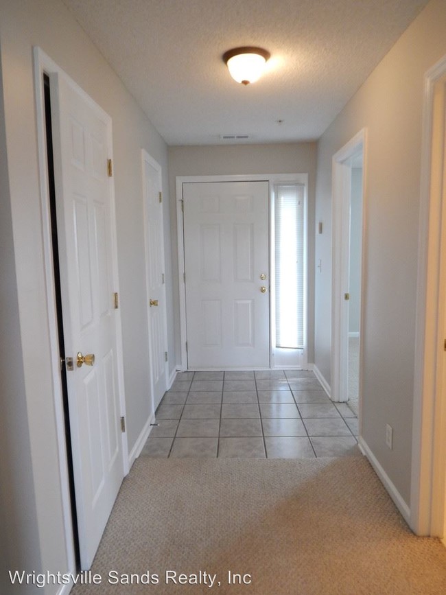 Building Photo - 2 br, 2 bath House - 805 March Court Unit K